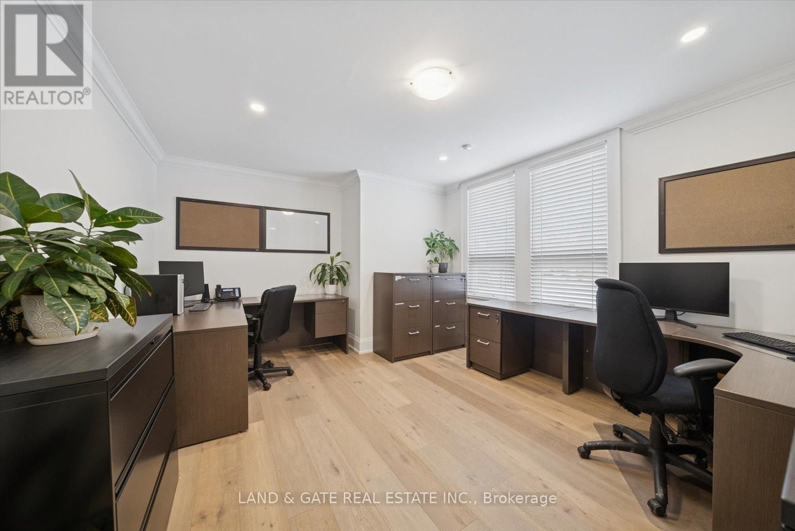 20 ELGIN STREET EAST Image 12