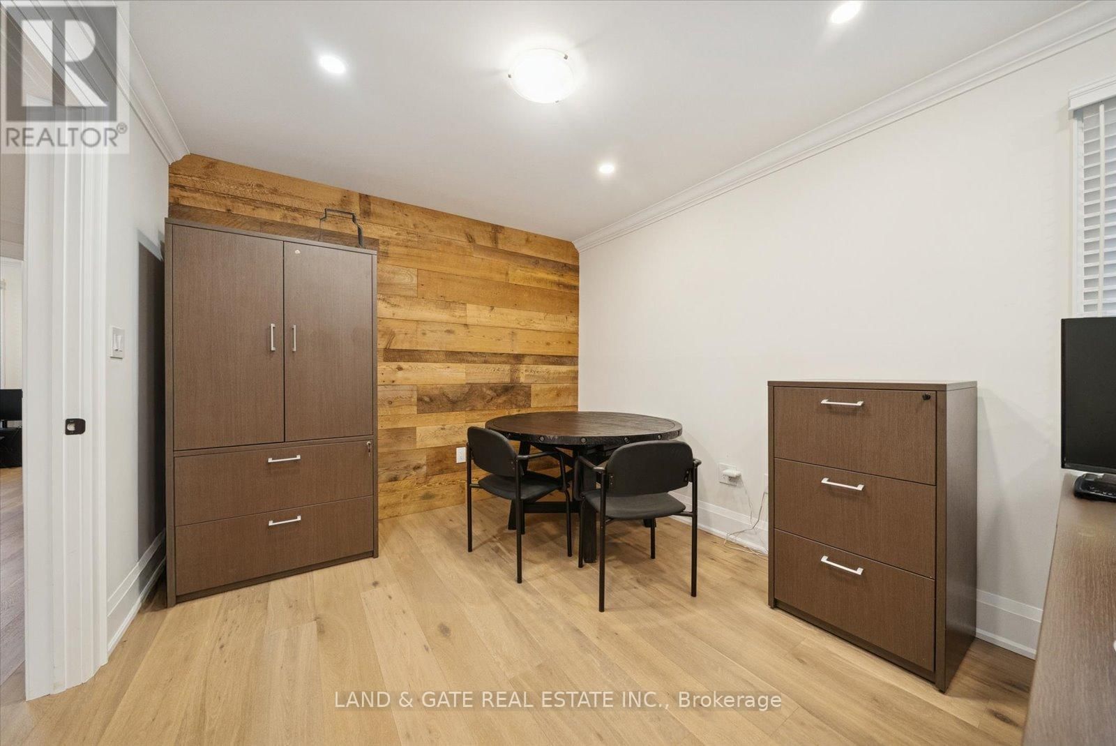 20 ELGIN STREET EAST Image 25