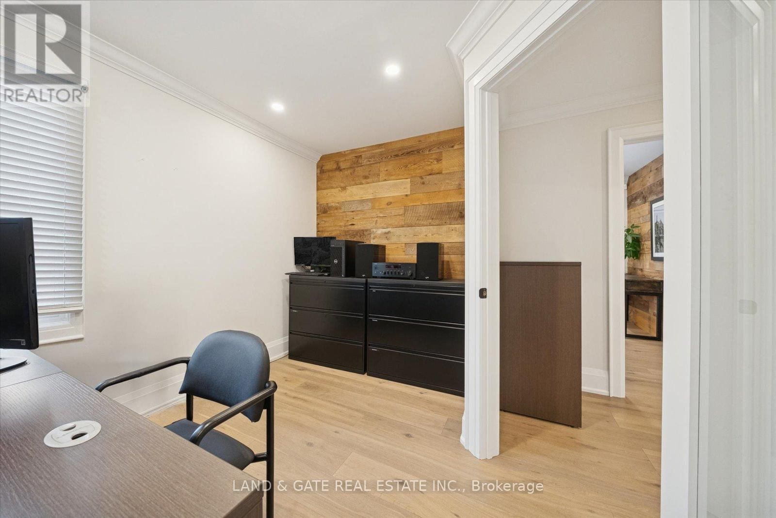 20 ELGIN STREET EAST Image 28