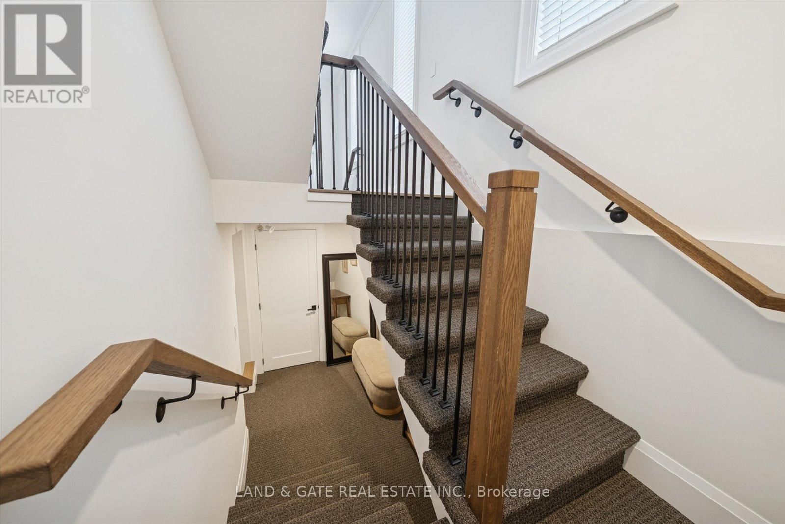 20 ELGIN STREET EAST Image 40