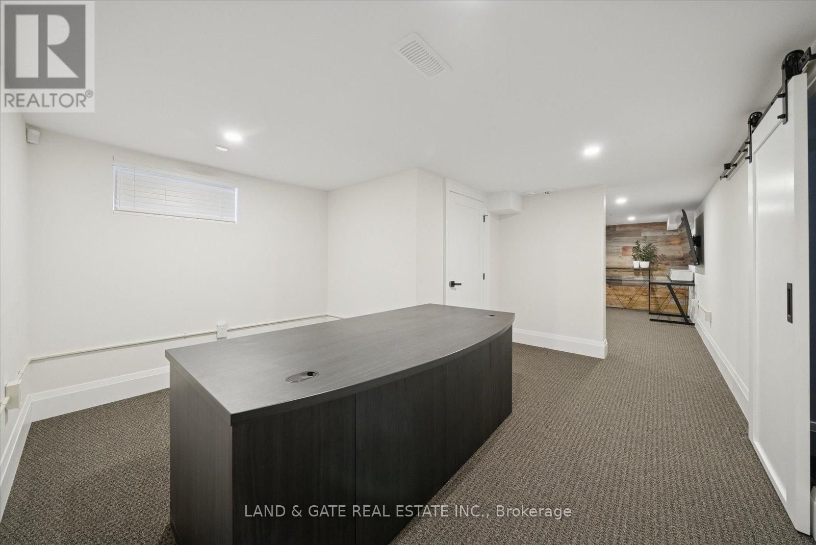 20 ELGIN STREET EAST Image 41