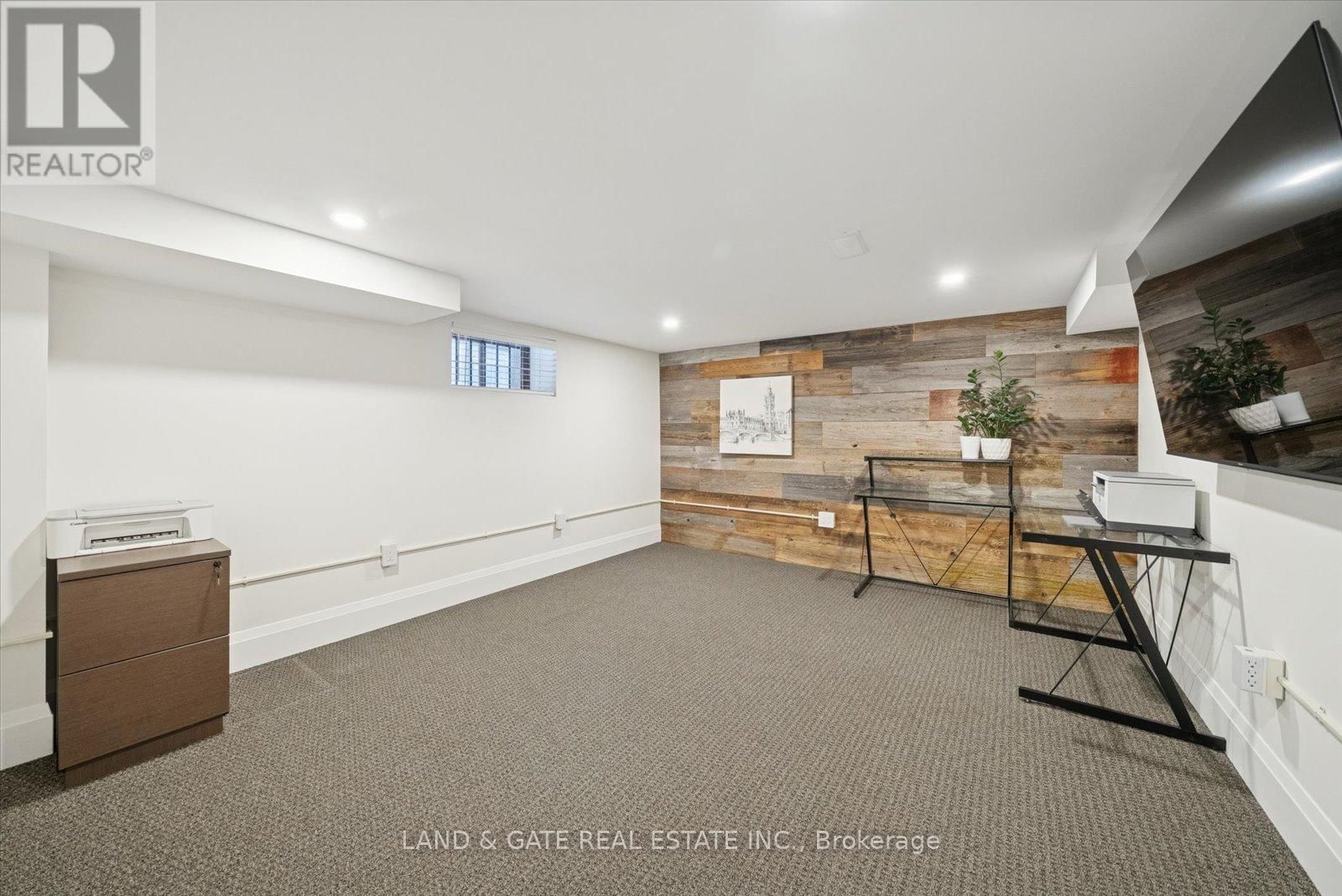 20 ELGIN STREET EAST Image 44