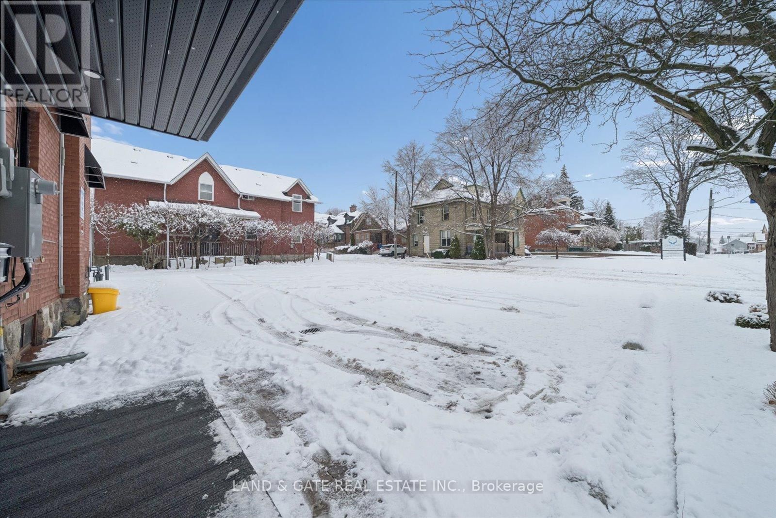 20 ELGIN STREET EAST Image 50