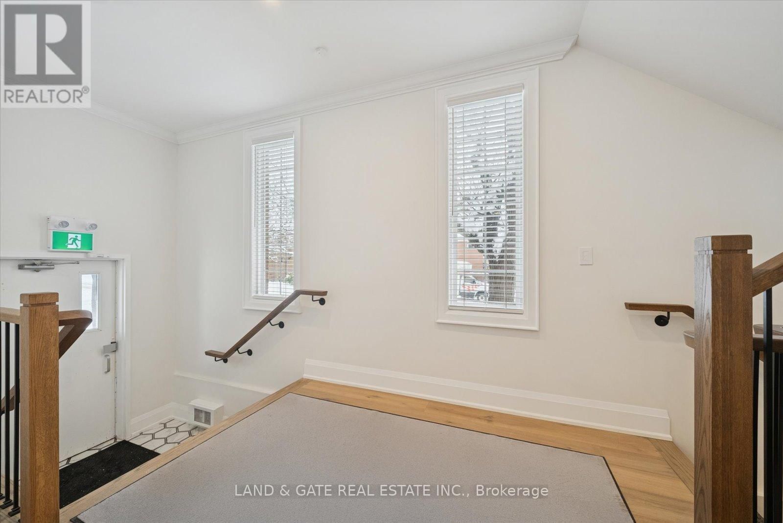 20 ELGIN STREET EAST Image 6