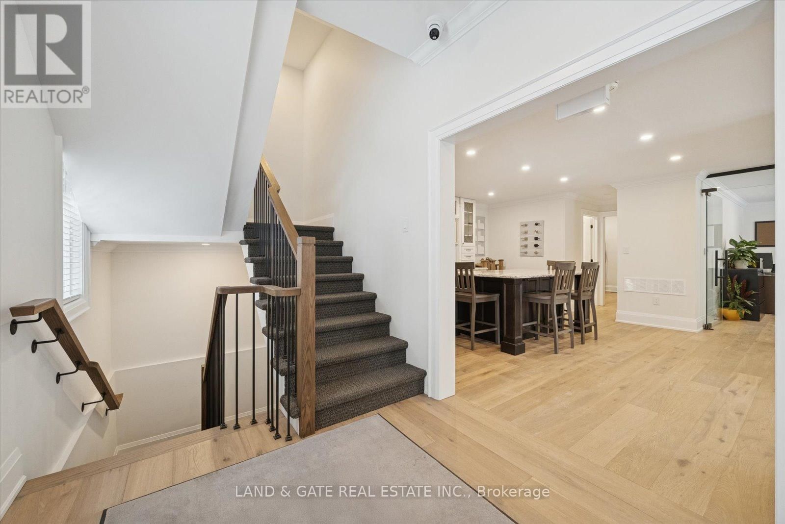 20 ELGIN STREET EAST Image 7