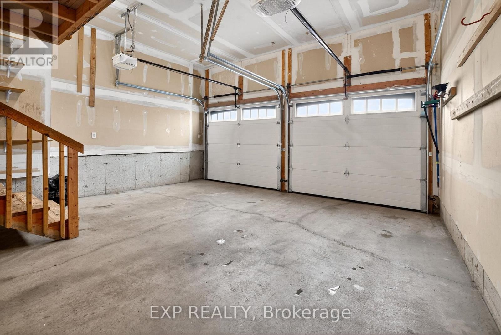 808 GREYSTONE COURT EAST Image 50