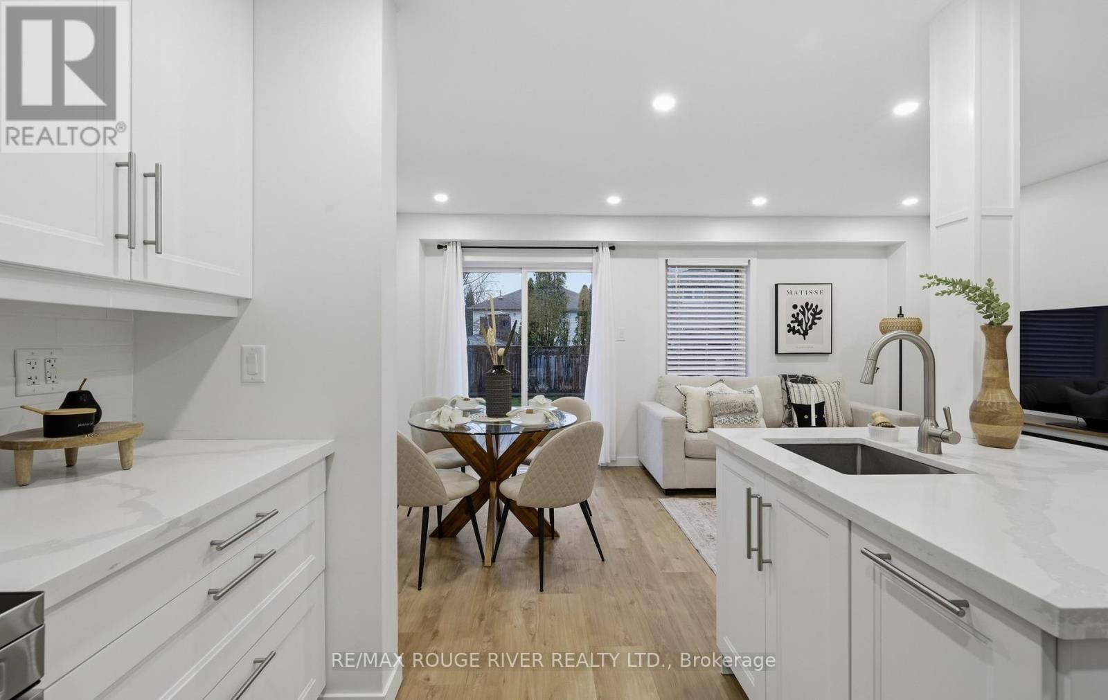 5 SOMERSCALES DRIVE Image 12