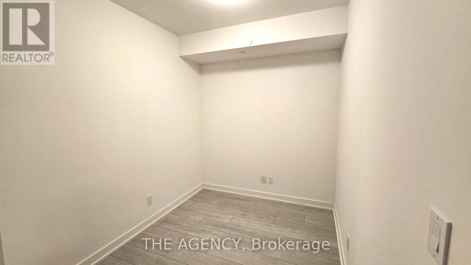 2709 - 2033 KENNEDY ROAD Image 11