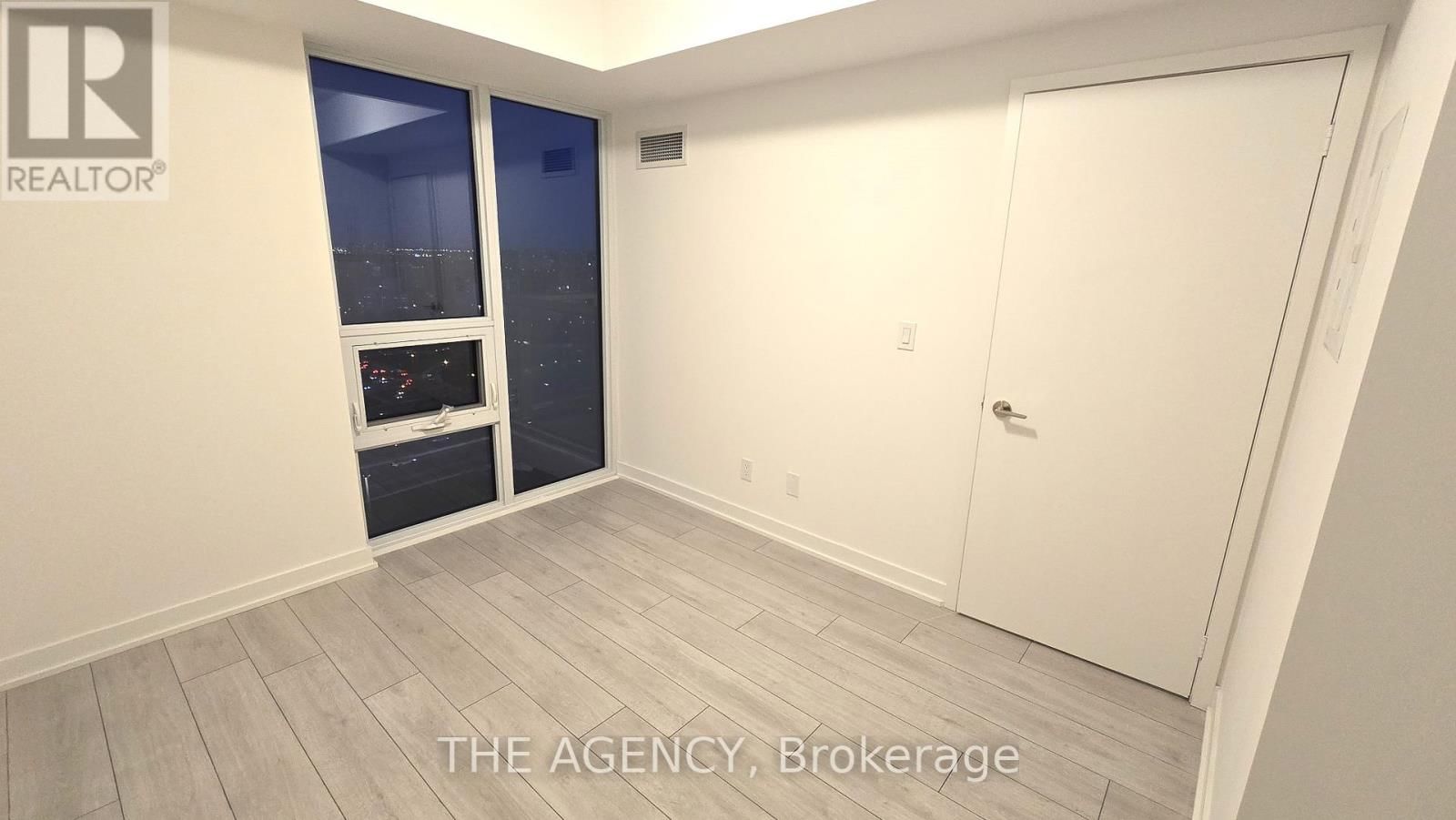 2709 - 2033 KENNEDY ROAD Image 13