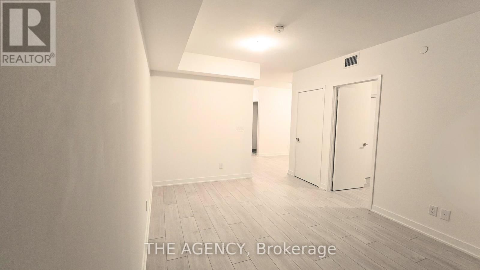 2709 - 2033 KENNEDY ROAD Image 15