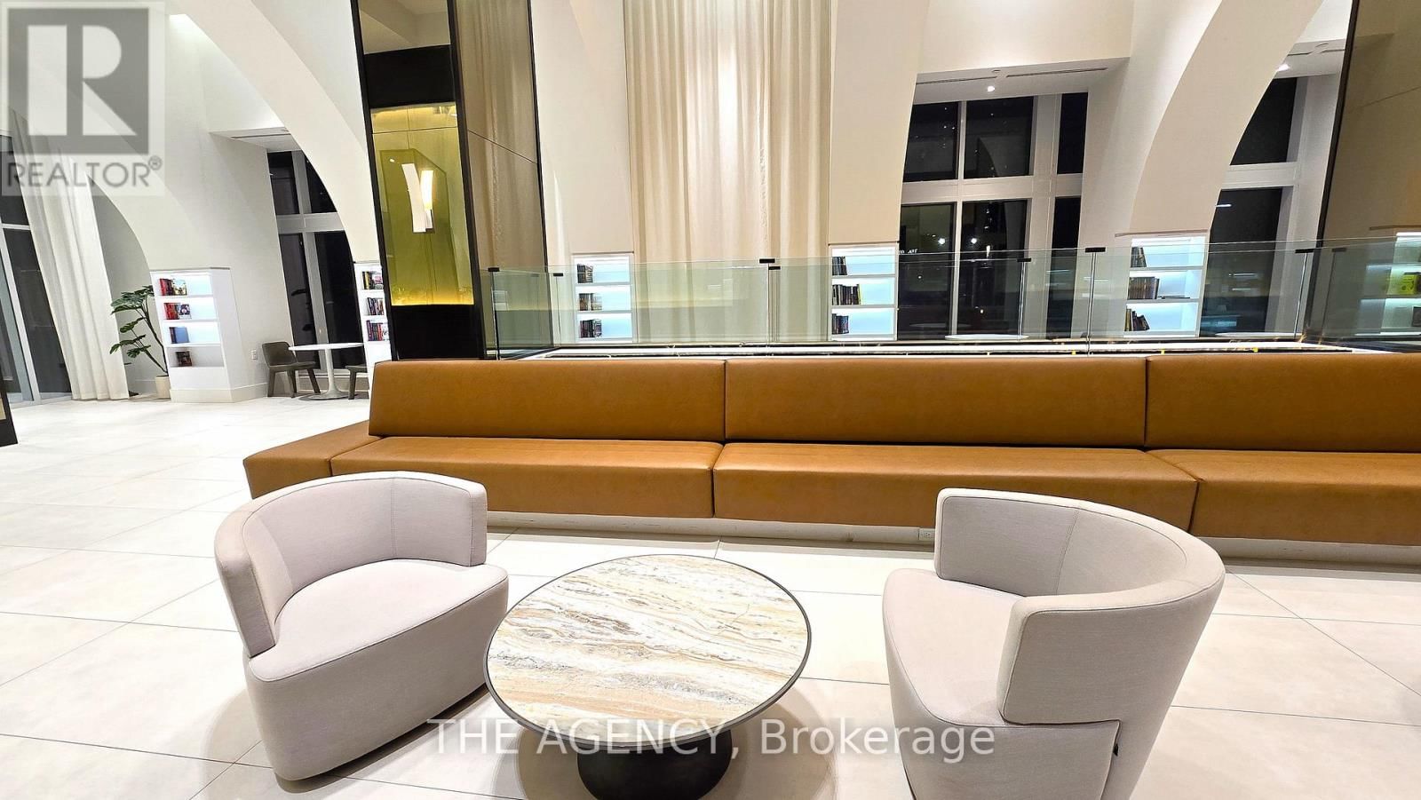 2709 - 2033 KENNEDY ROAD Image 4