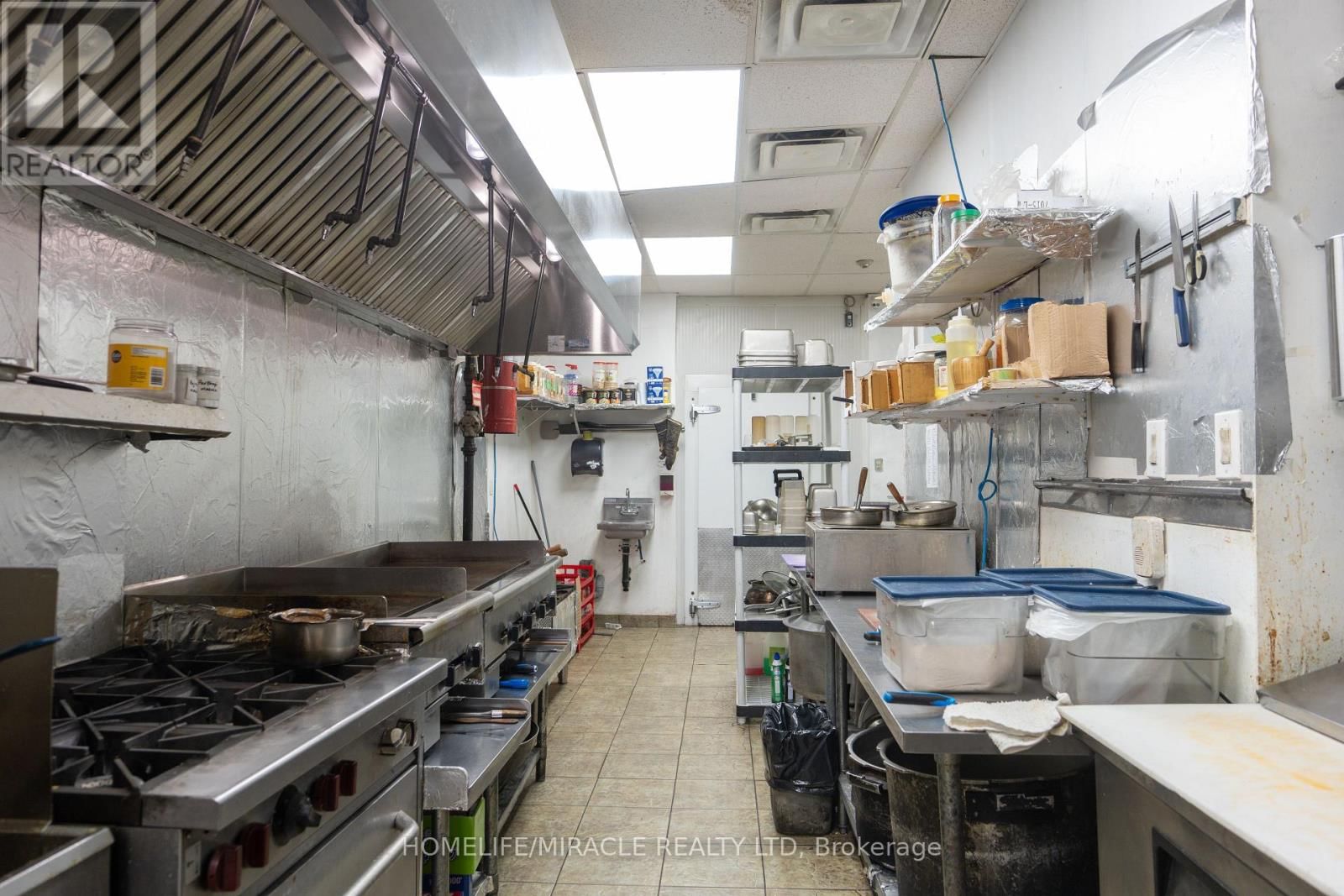 671 MARKHAM ROAD Image 32