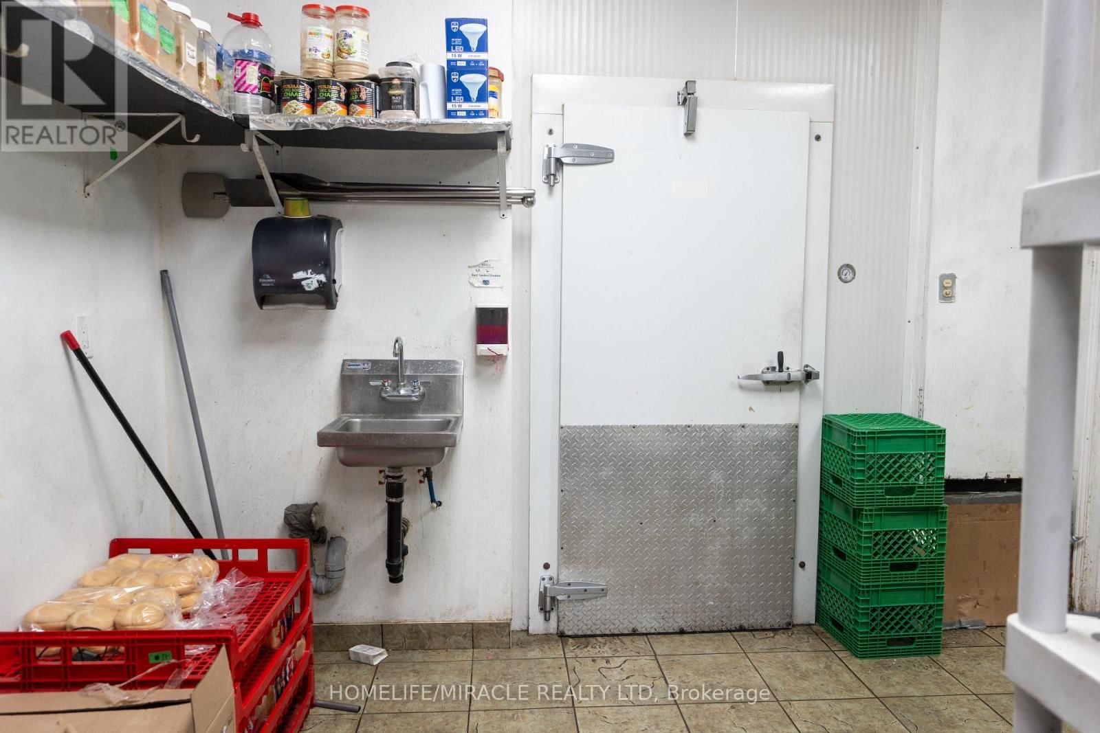 671 MARKHAM ROAD Image 38