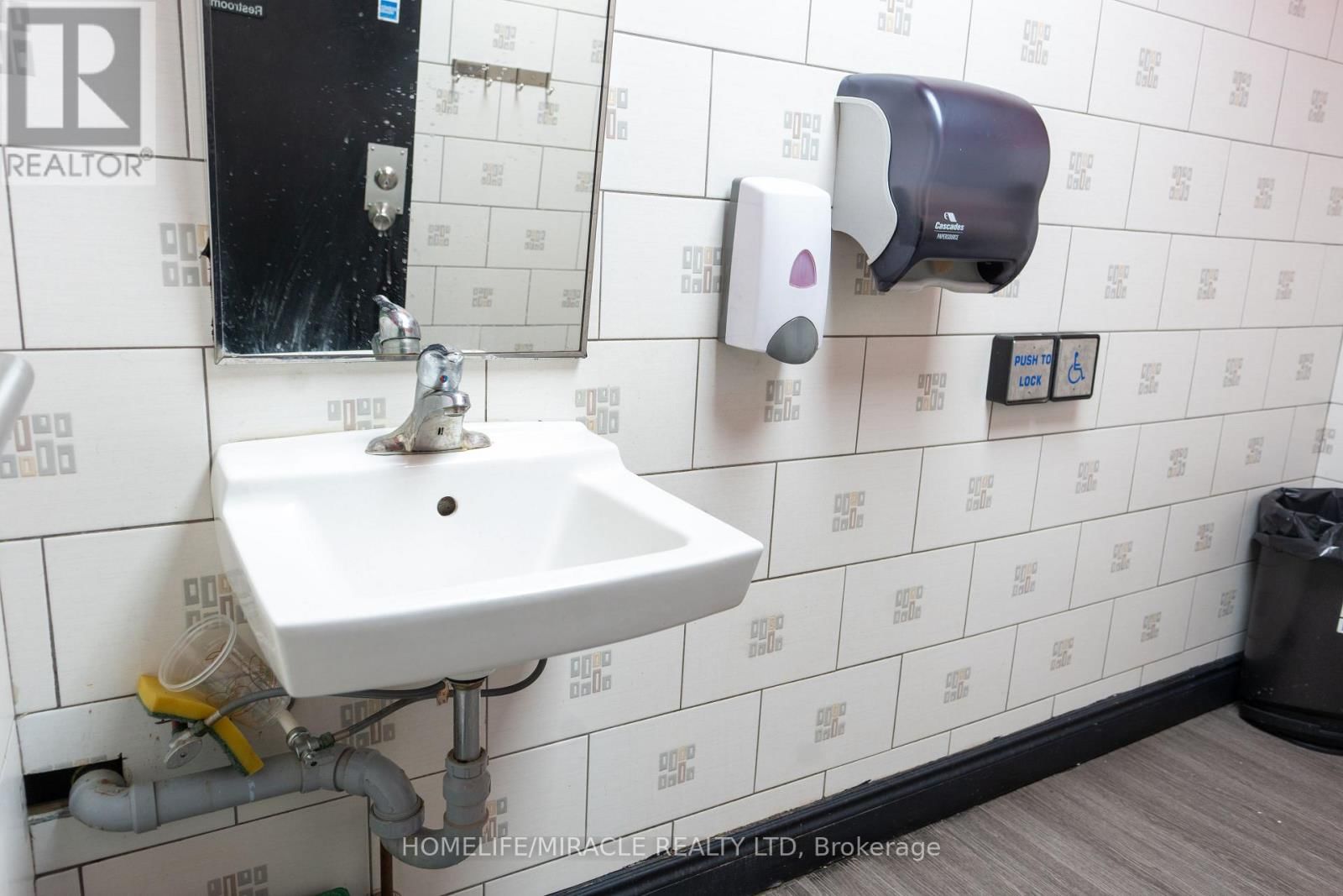 671 MARKHAM ROAD Image 46