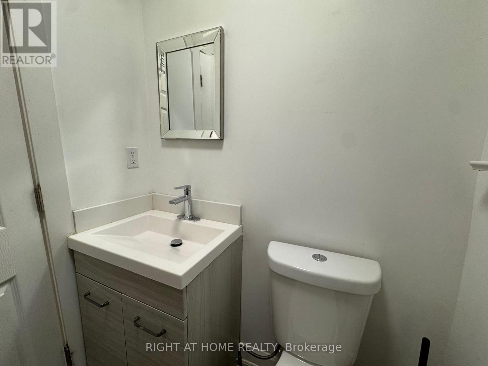 2nd Floor - 2879 ST CLAIR AVENUE EAST Image 10