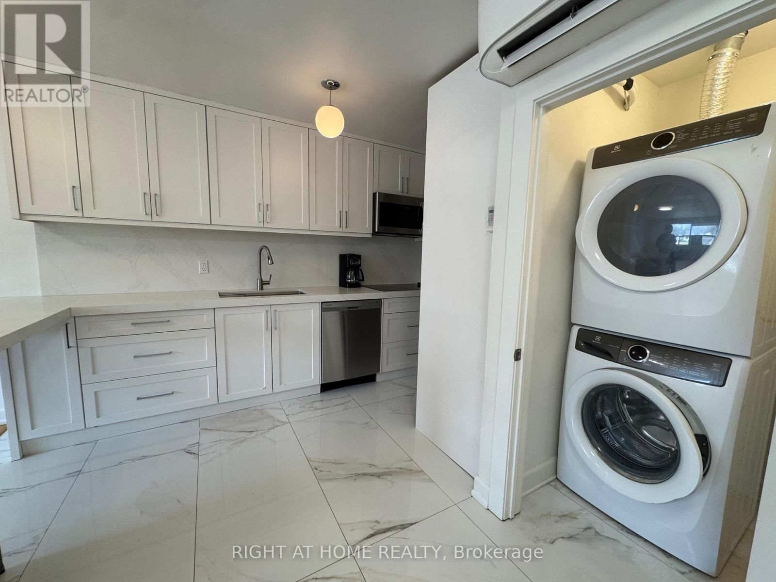 2nd Floor - 2879 ST CLAIR AVENUE EAST Image 17