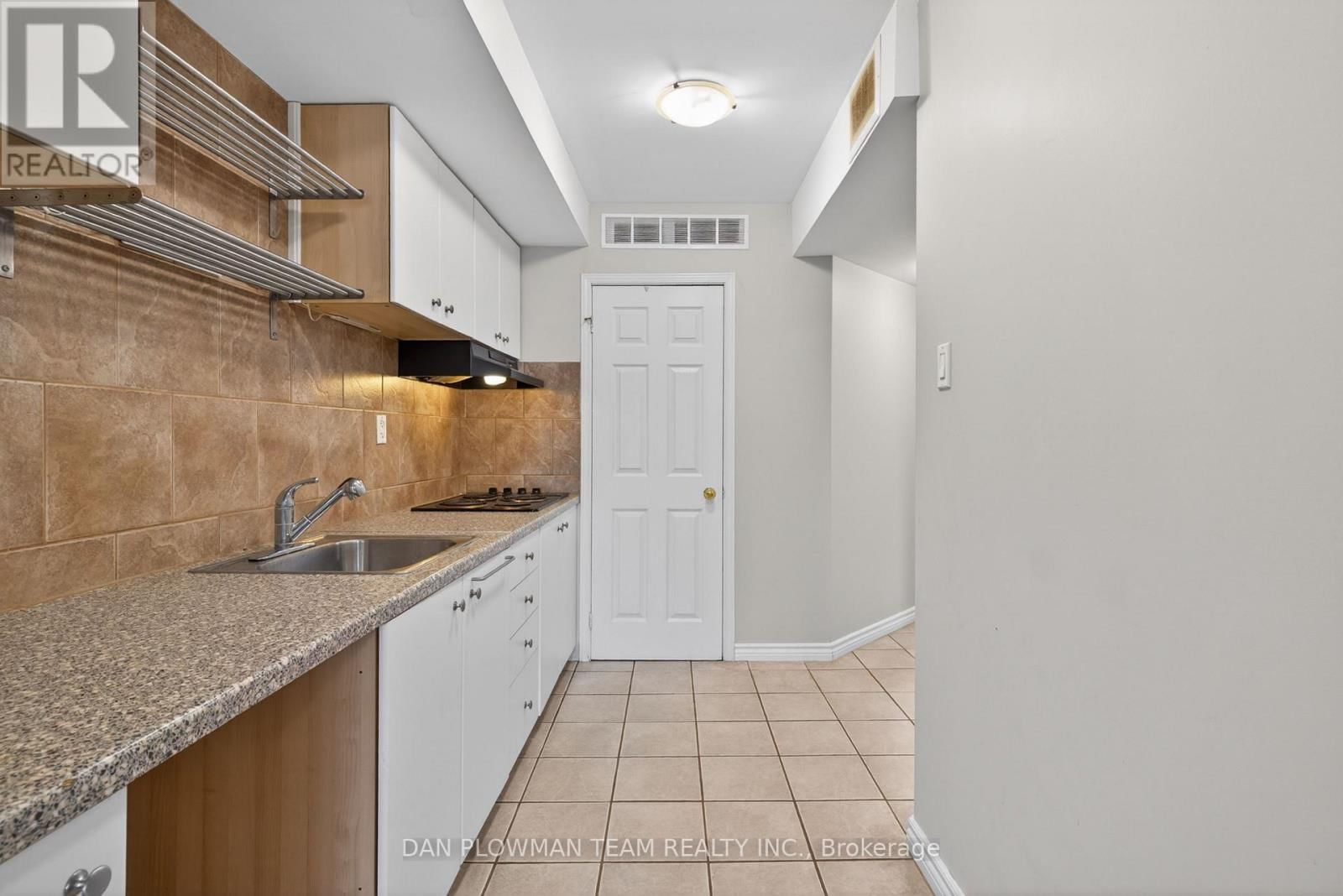 67 DOOLEY CRESCENT Image 25