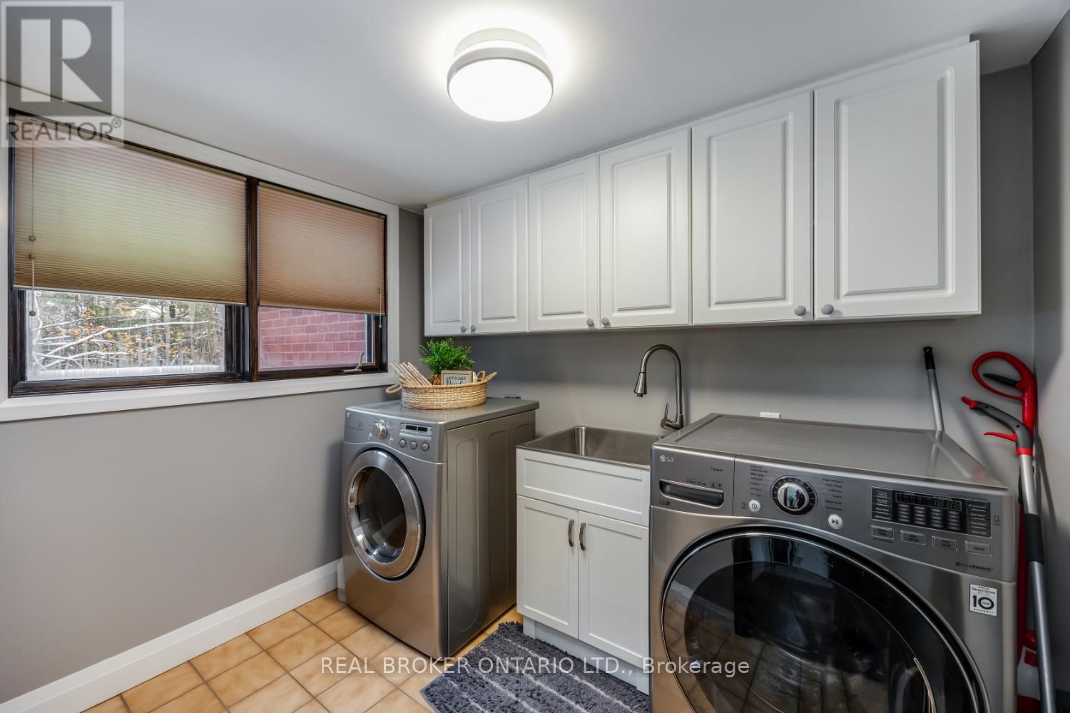 5 SUMAC ROAD Image 25