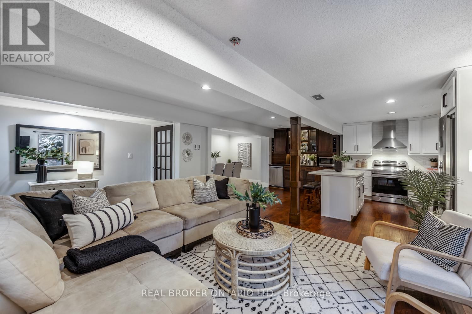 5 SUMAC ROAD Image 36