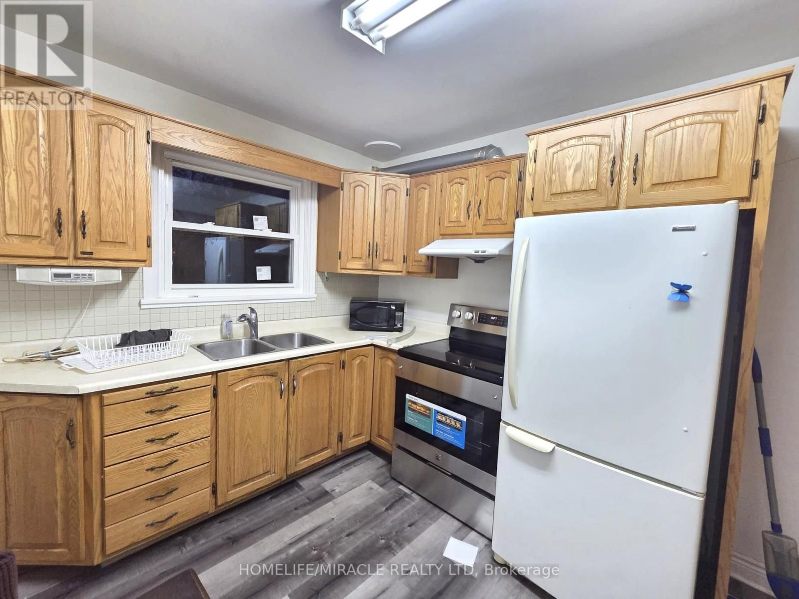 Main - 94 TAUNTON ROAD WEST Image 10