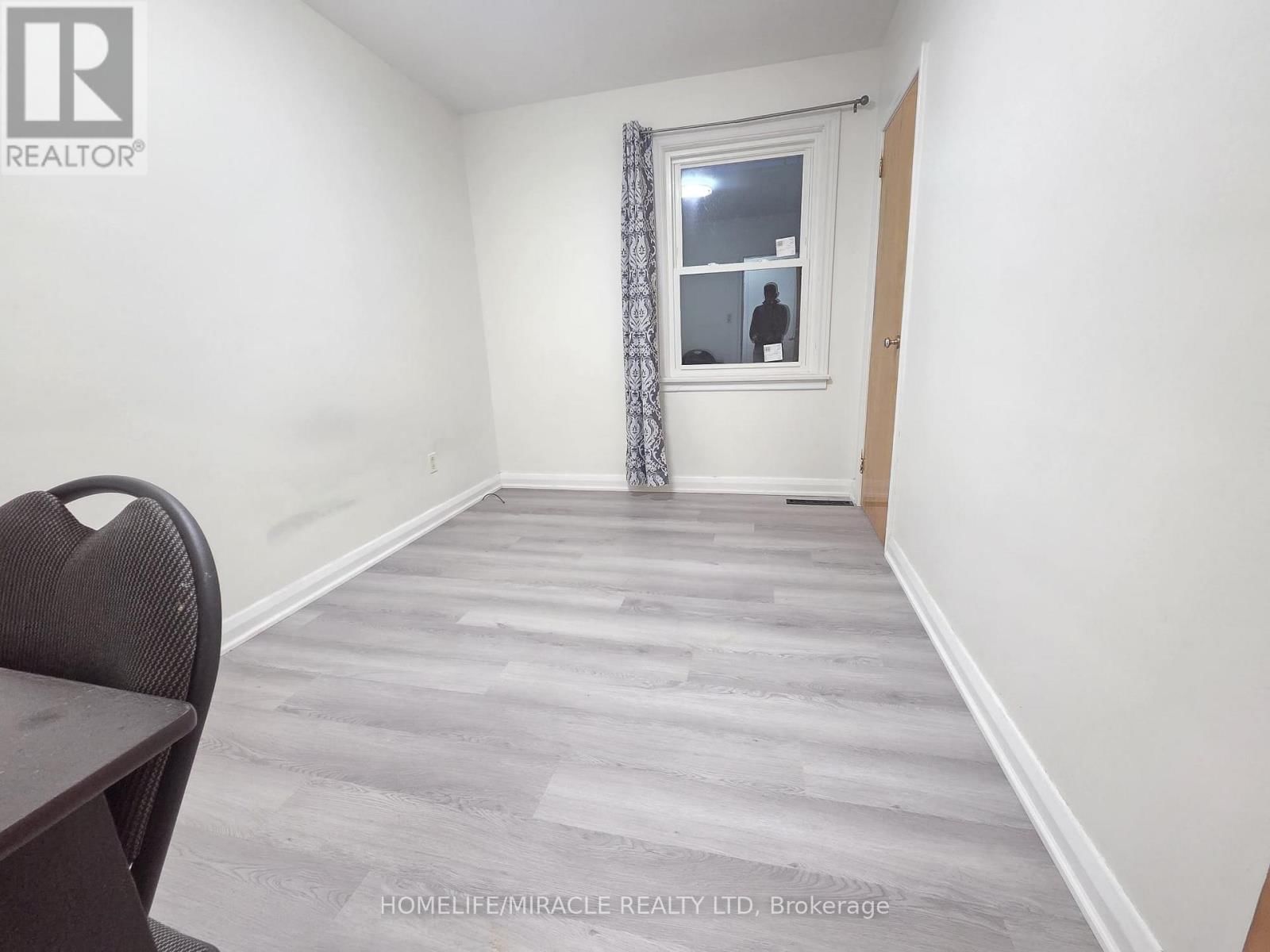 Main - 94 TAUNTON ROAD WEST Image 5