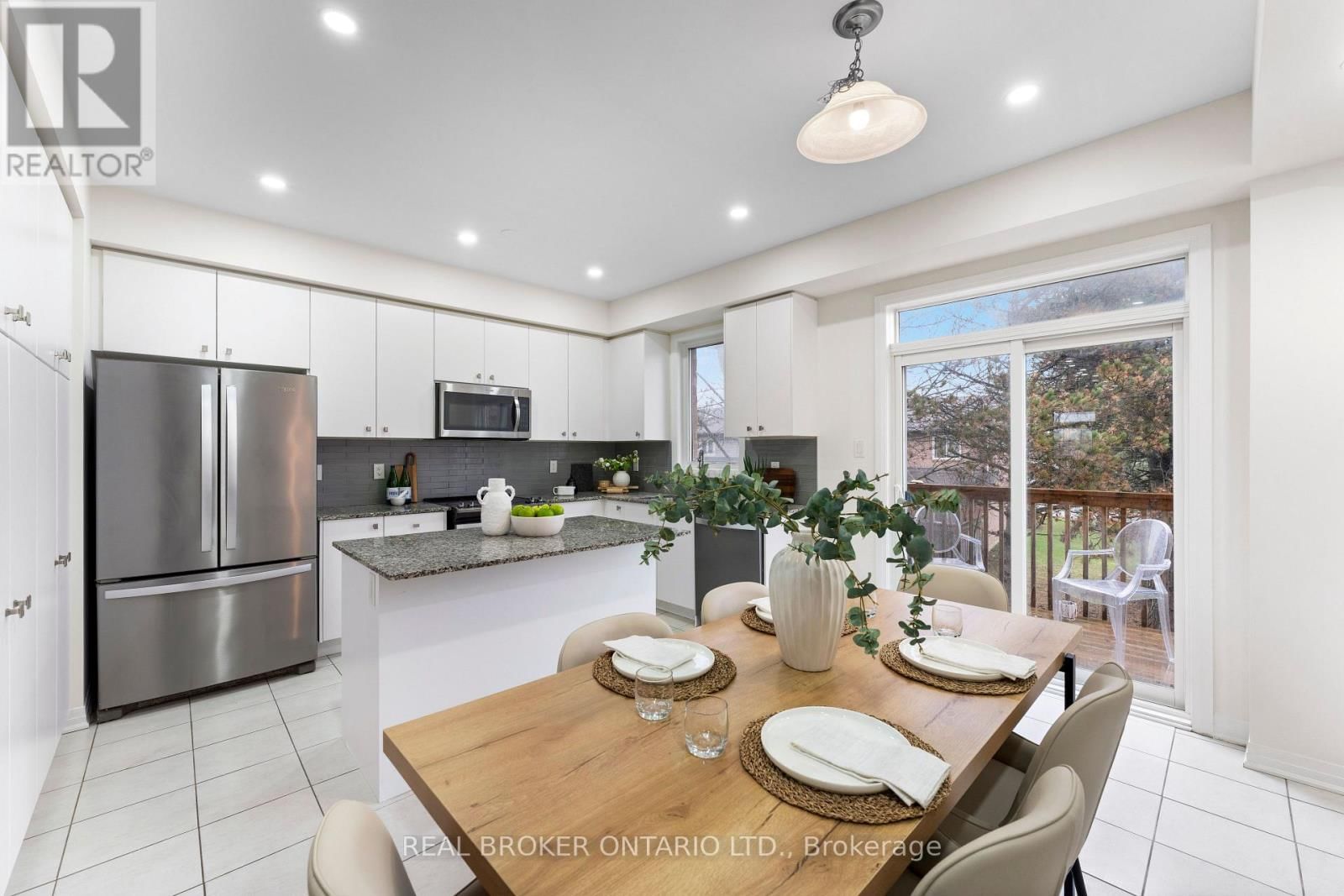 206 LONDON LANE Image 11