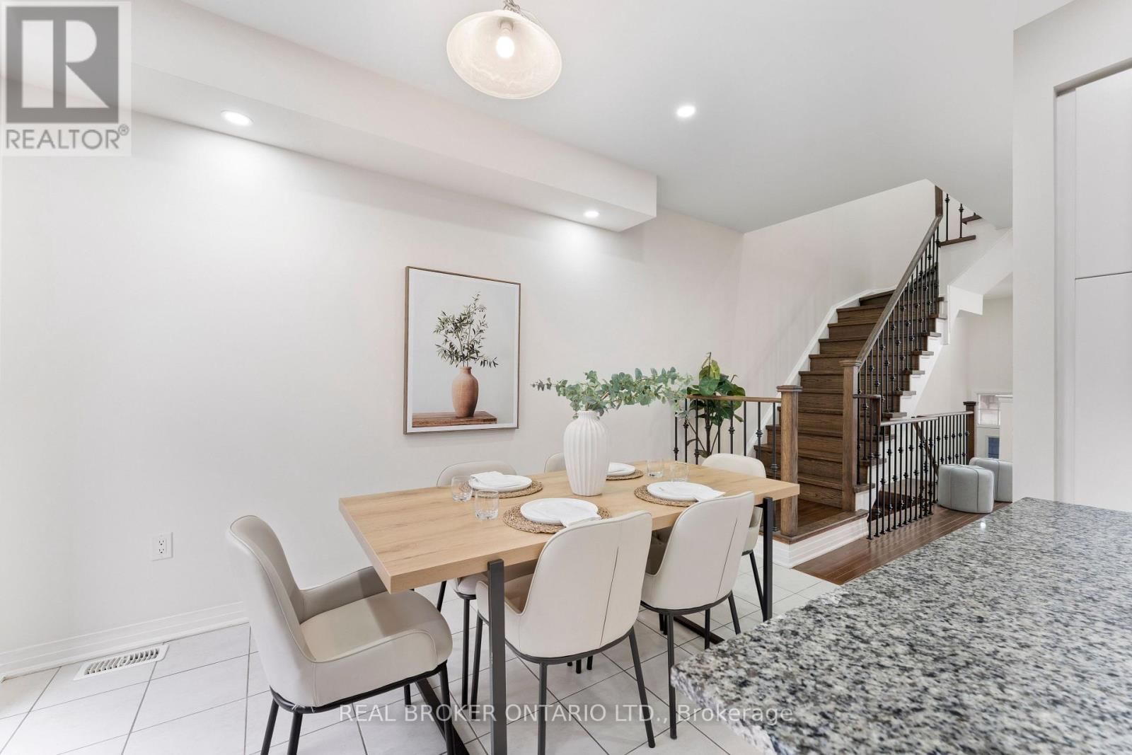 206 LONDON LANE Image 14