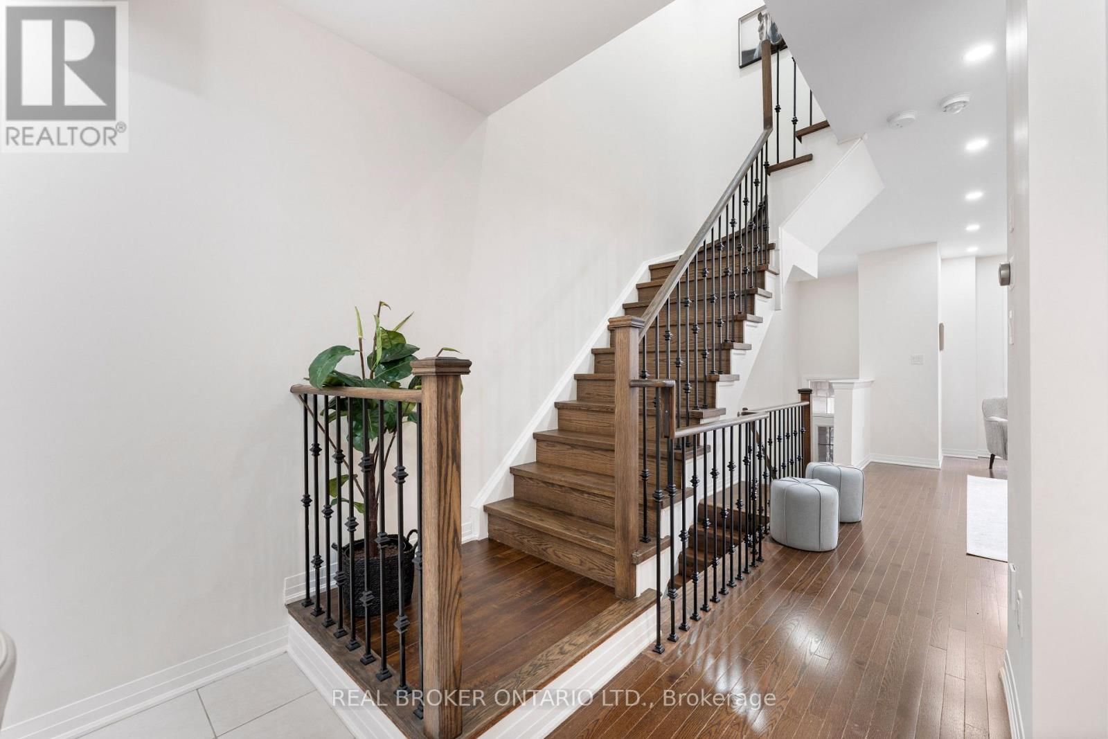 206 LONDON LANE Image 19