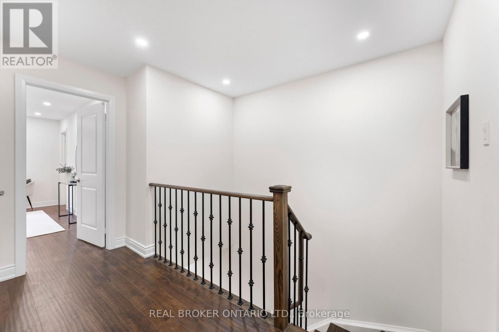 206 LONDON LANE Image 21