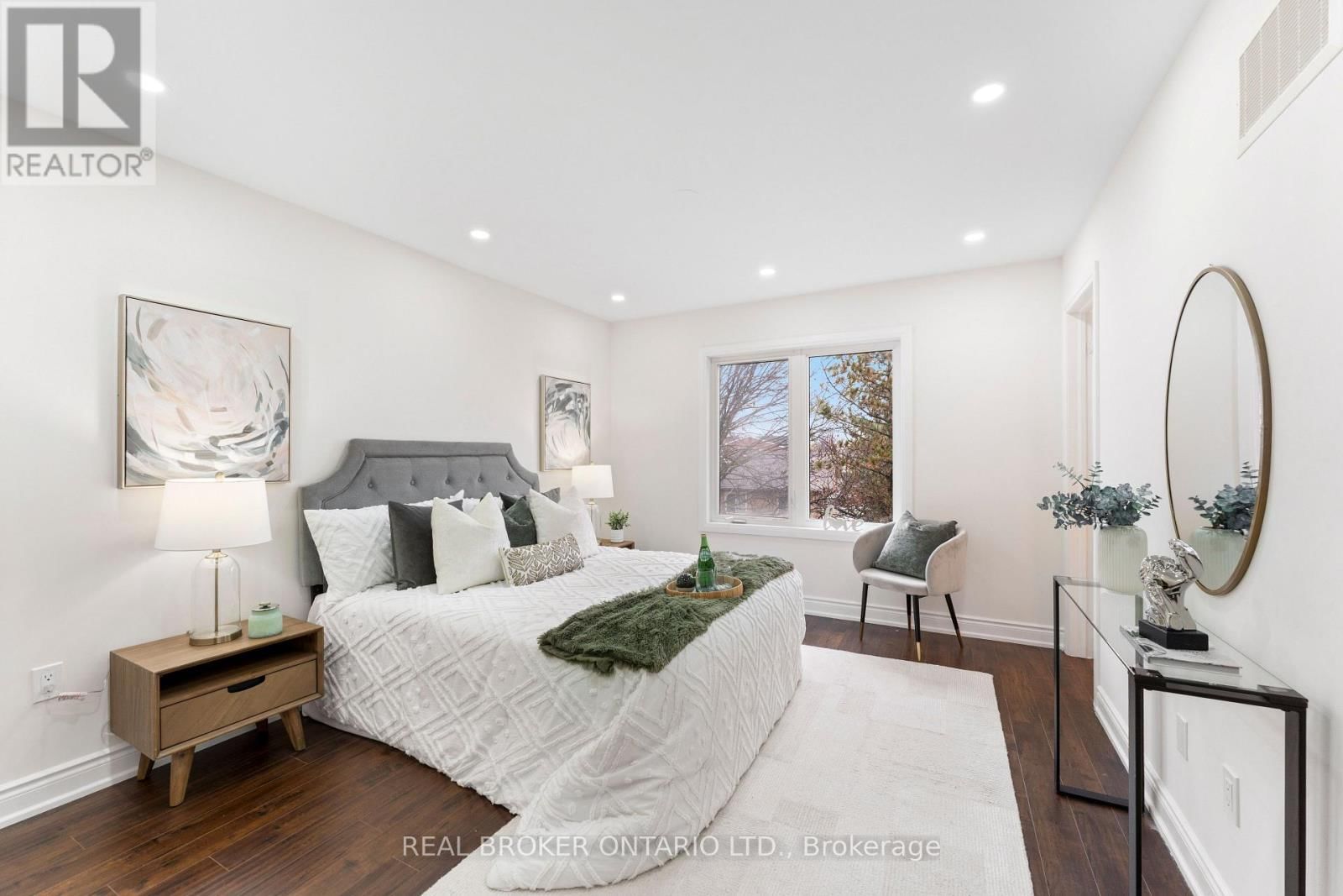 206 LONDON LANE Image 23