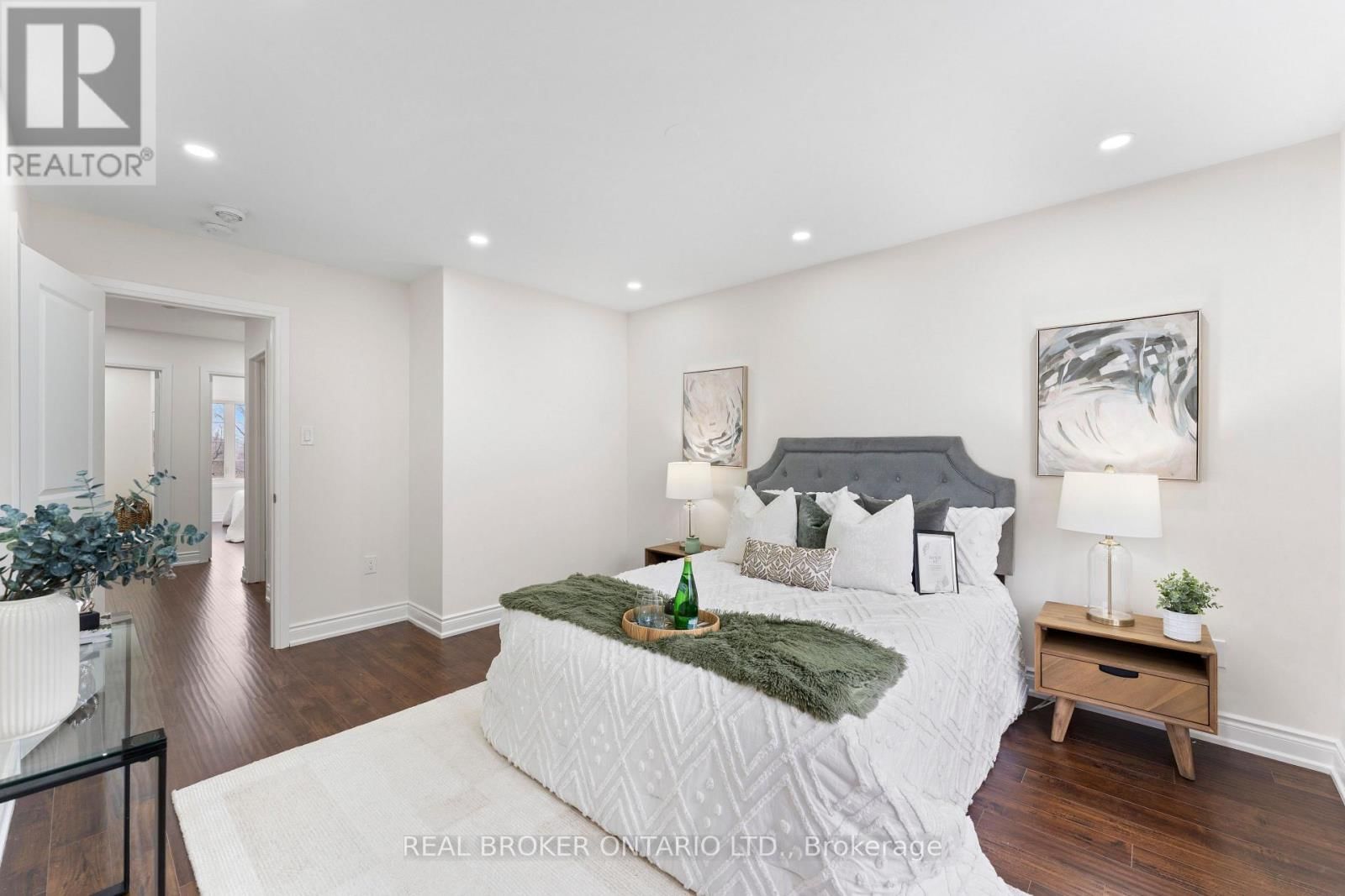 206 LONDON LANE Image 24