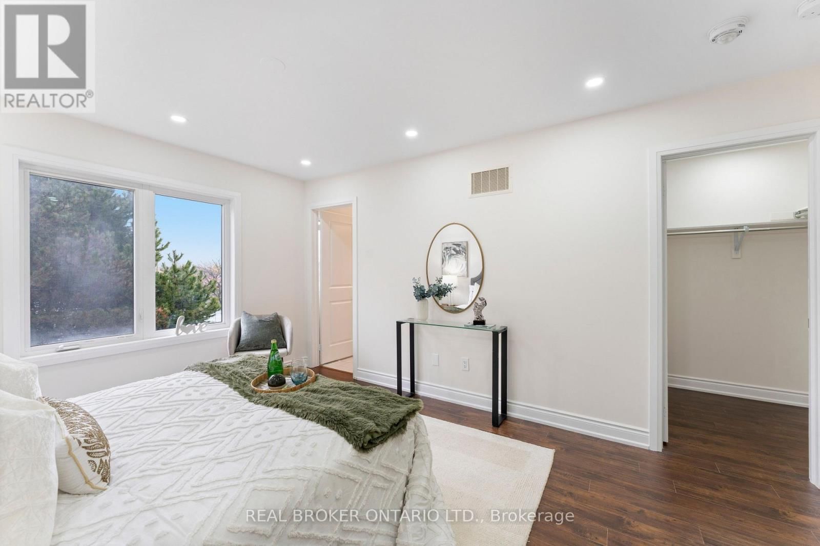 206 LONDON LANE Image 25