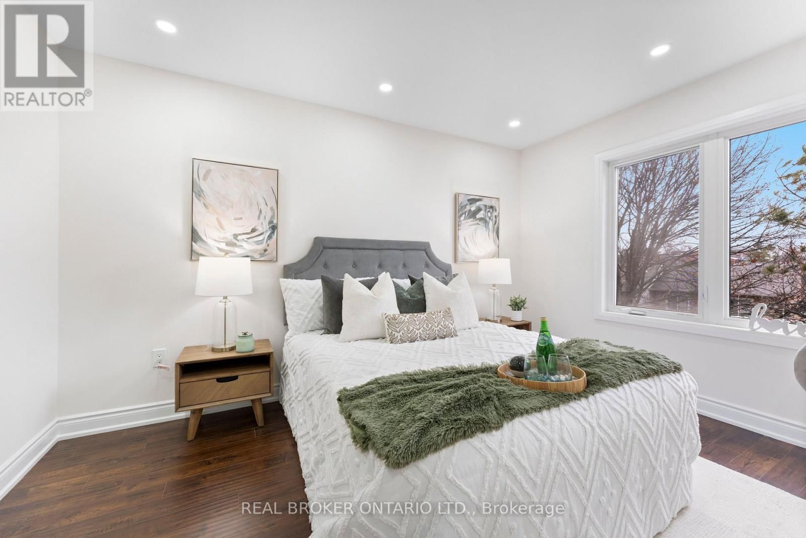 206 LONDON LANE Image 26