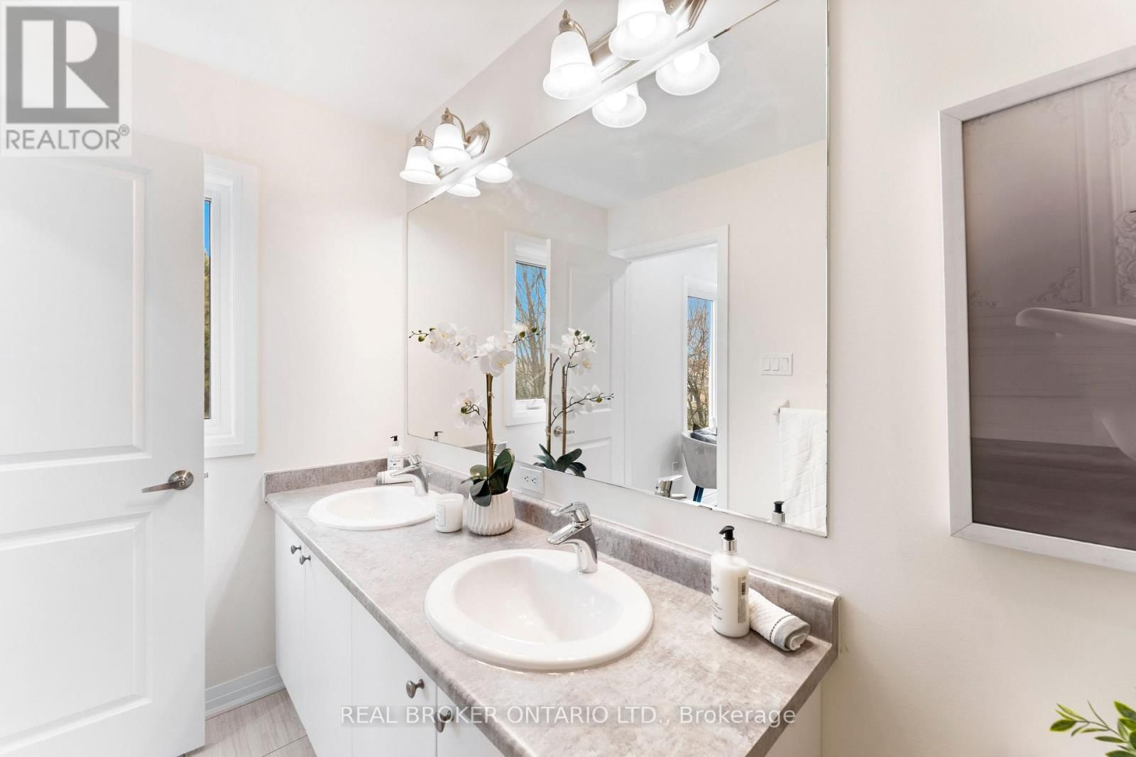 206 LONDON LANE Image 28