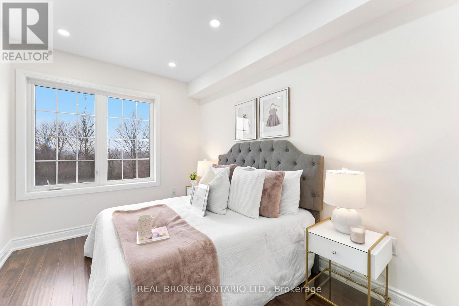 206 LONDON LANE Image 29