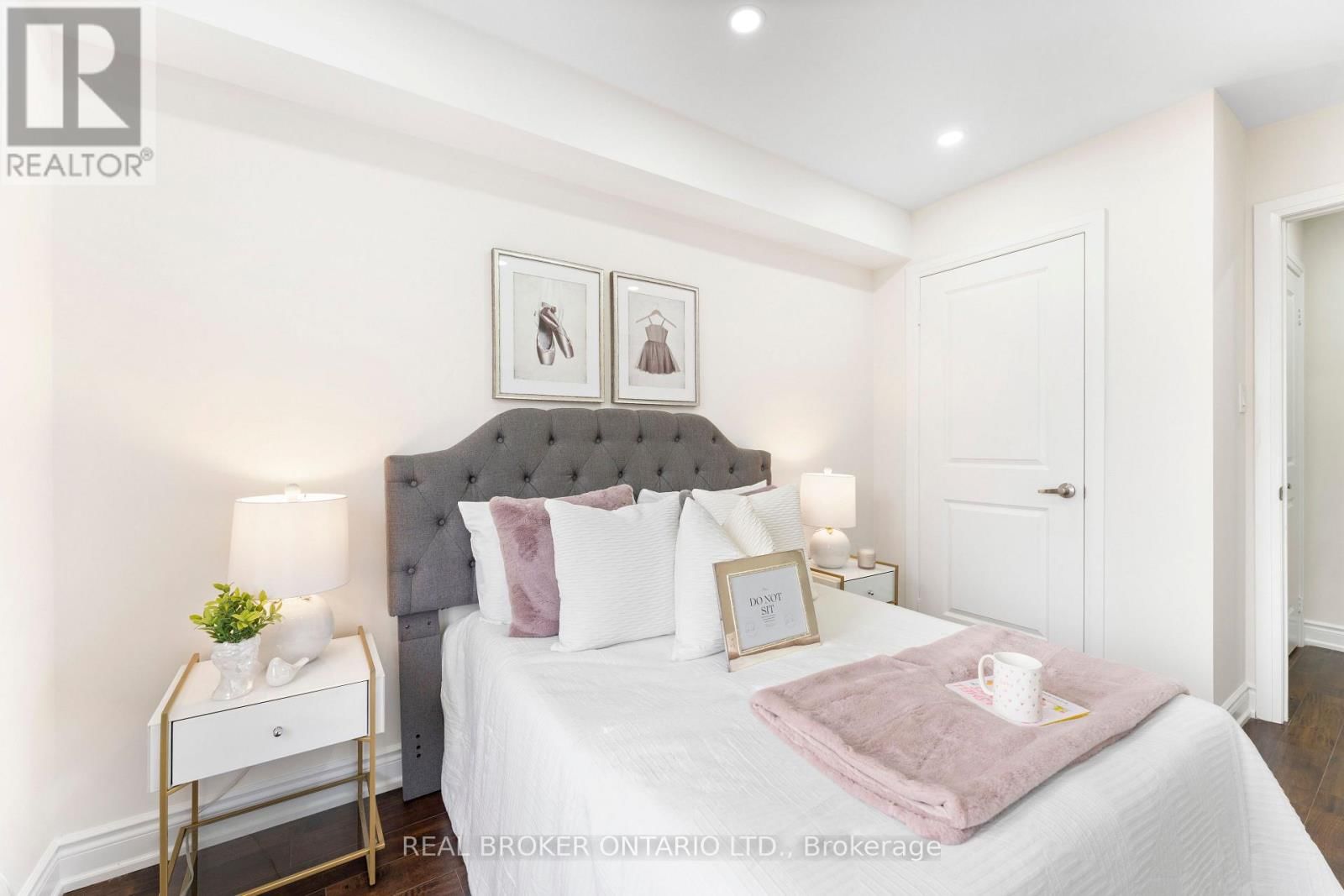 206 LONDON LANE Image 30