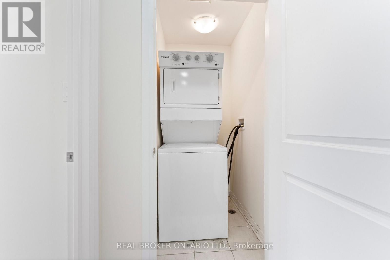 206 LONDON LANE Image 34