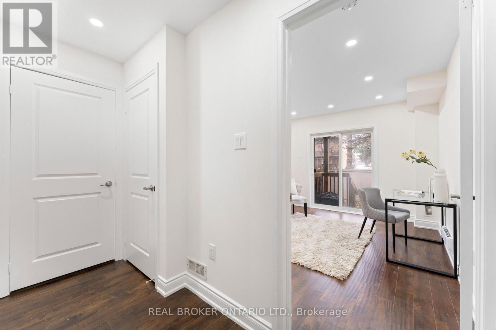 206 LONDON LANE Image 35