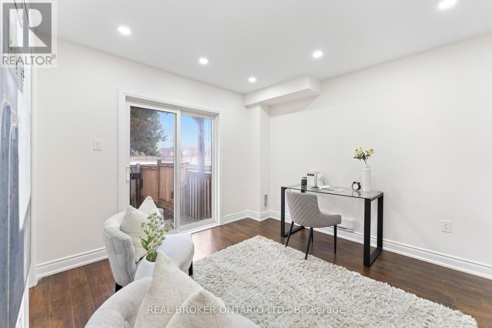 206 LONDON LANE Image 36