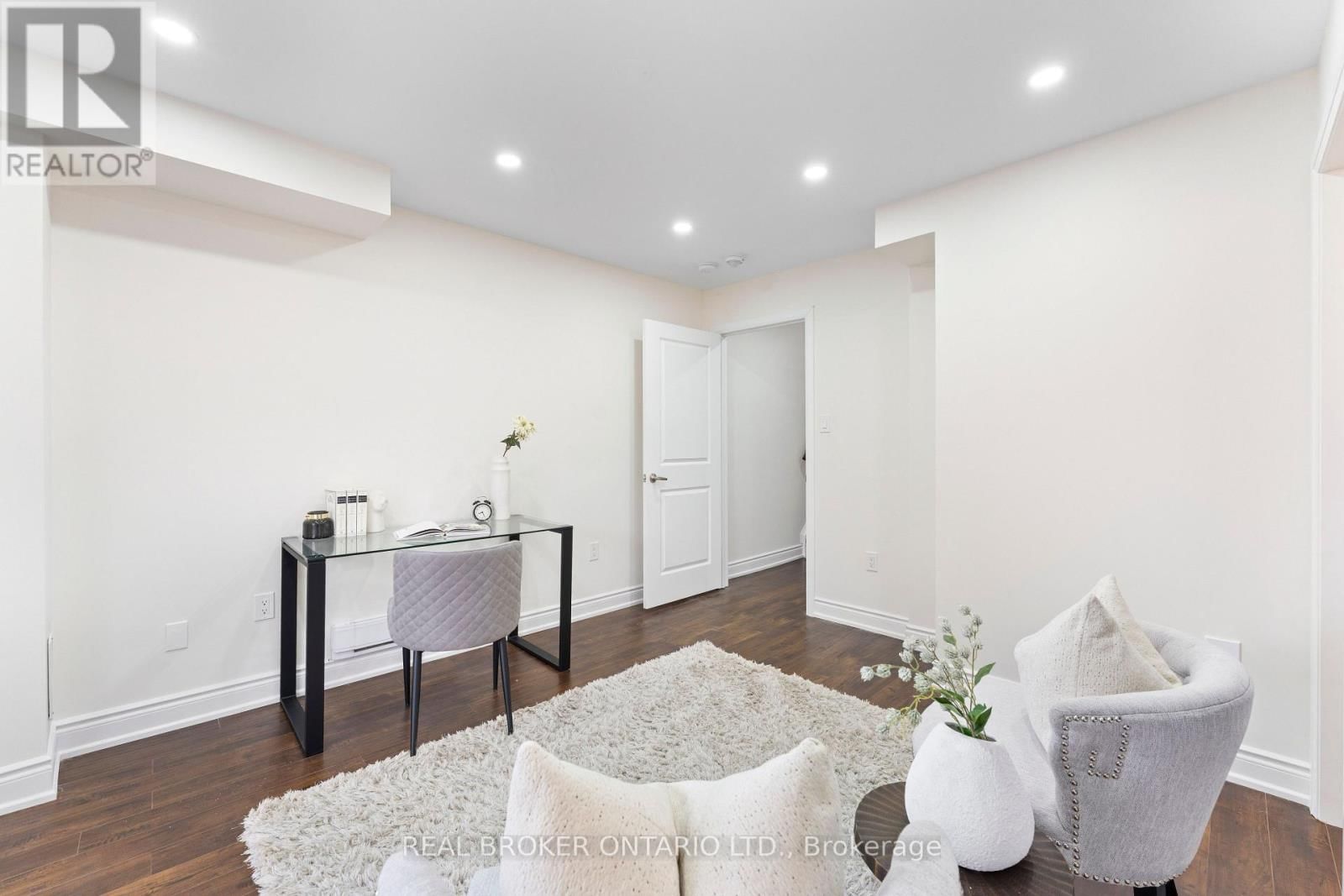 206 LONDON LANE Image 37