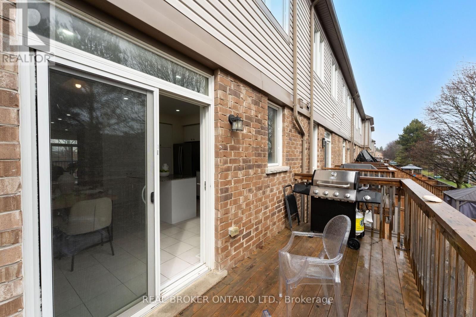 206 LONDON LANE Image 43