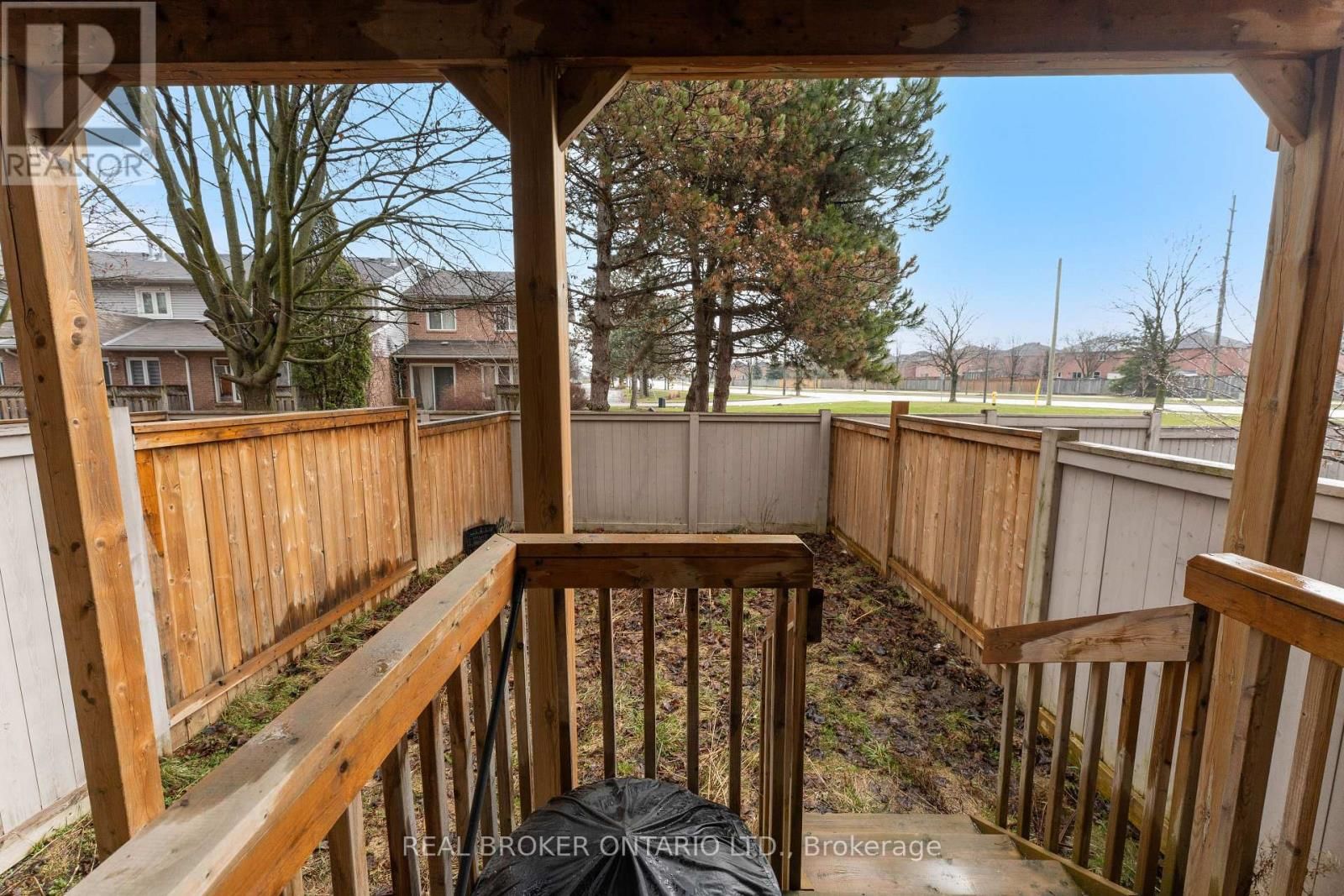 206 LONDON LANE Image 44