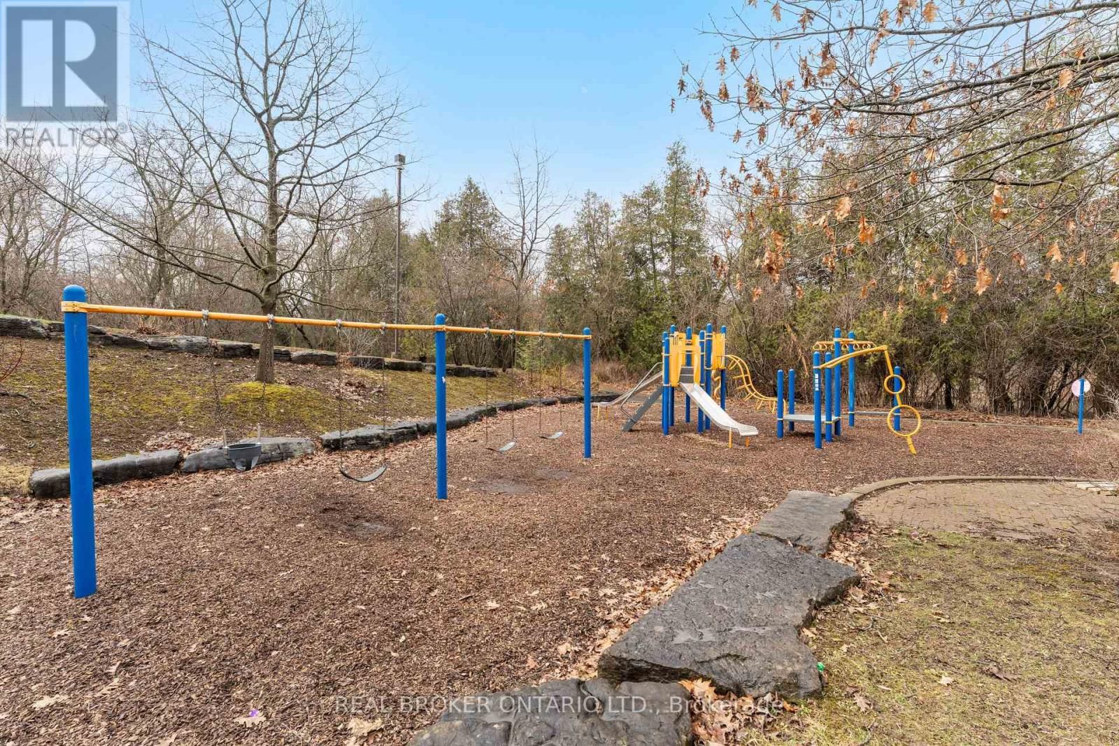 206 LONDON LANE Image 47