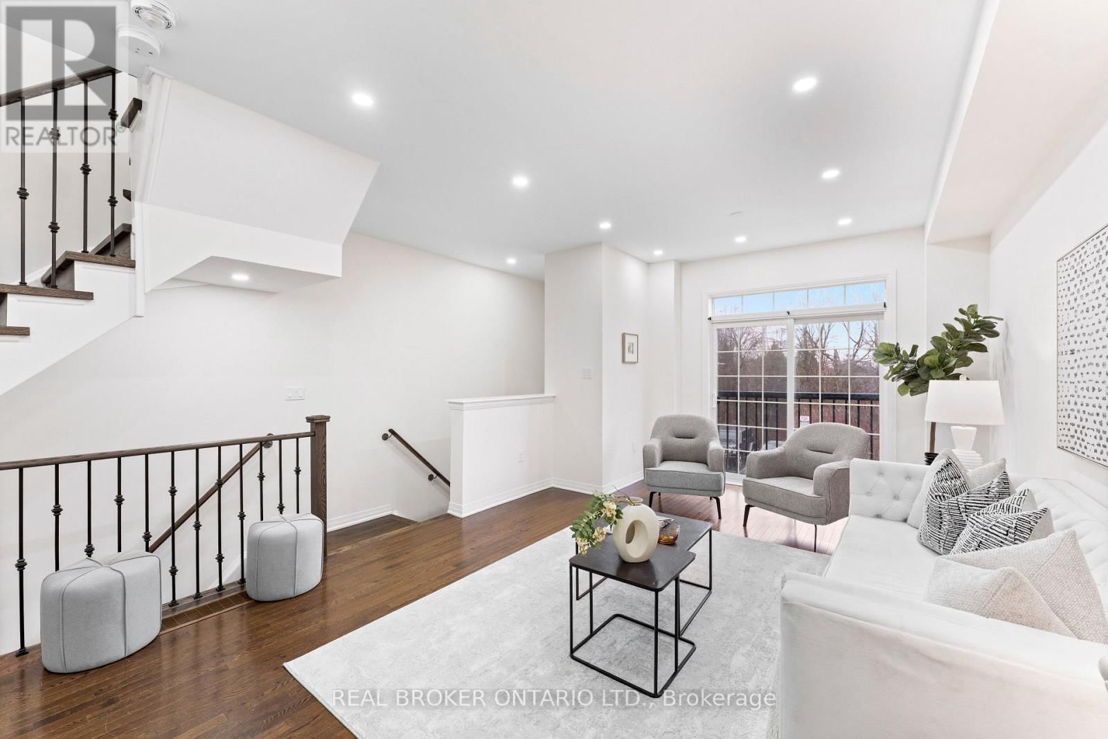 206 LONDON LANE Image 7