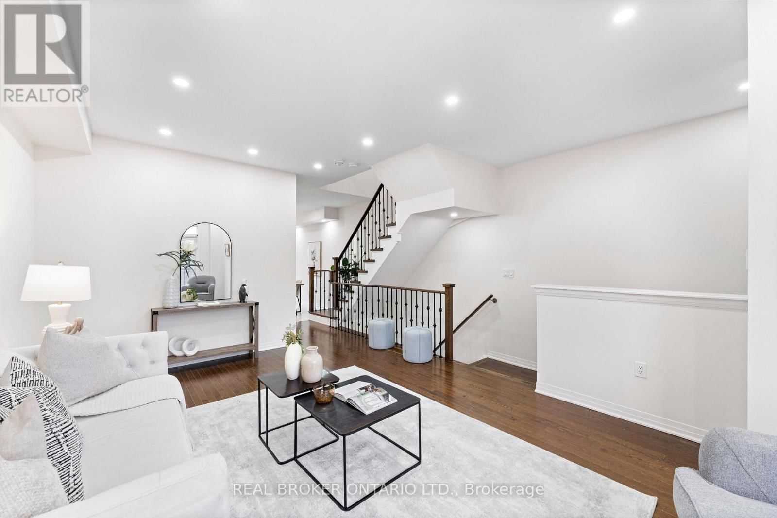 206 LONDON LANE Image 8