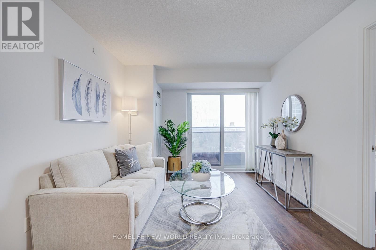 1305 - 255 VILLAGE GREEN SQUARE Image 17