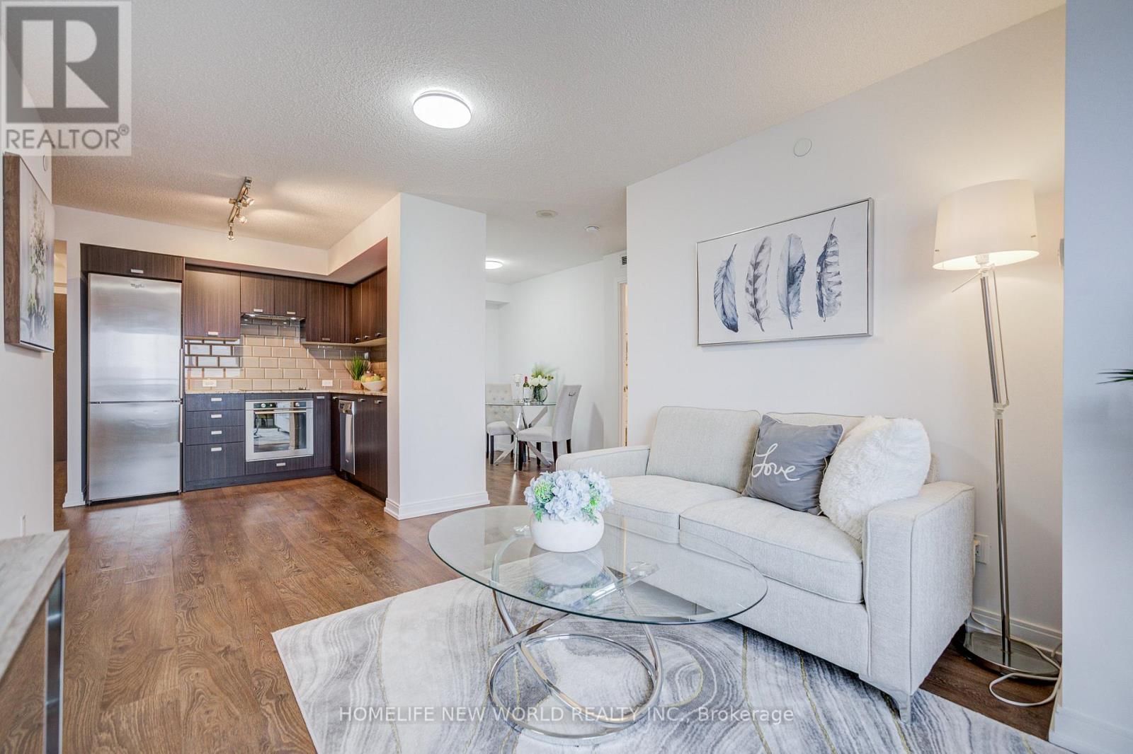 1305 - 255 VILLAGE GREEN SQUARE Image 20