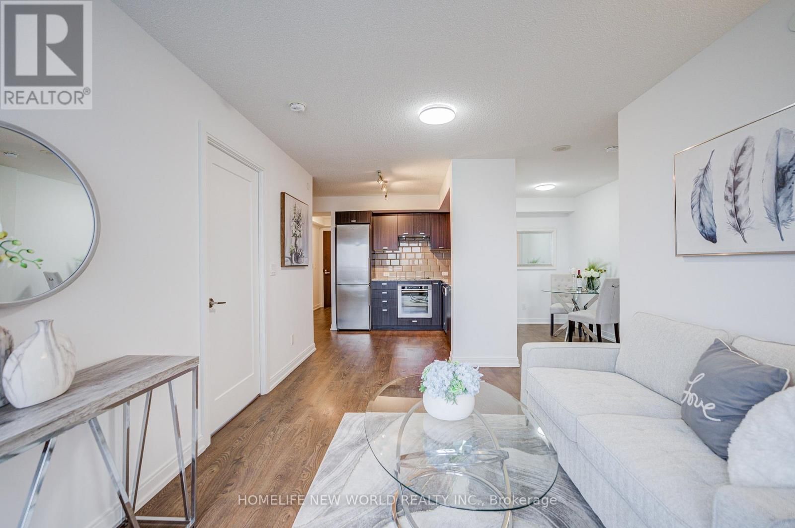 1305 - 255 VILLAGE GREEN SQUARE Image 21