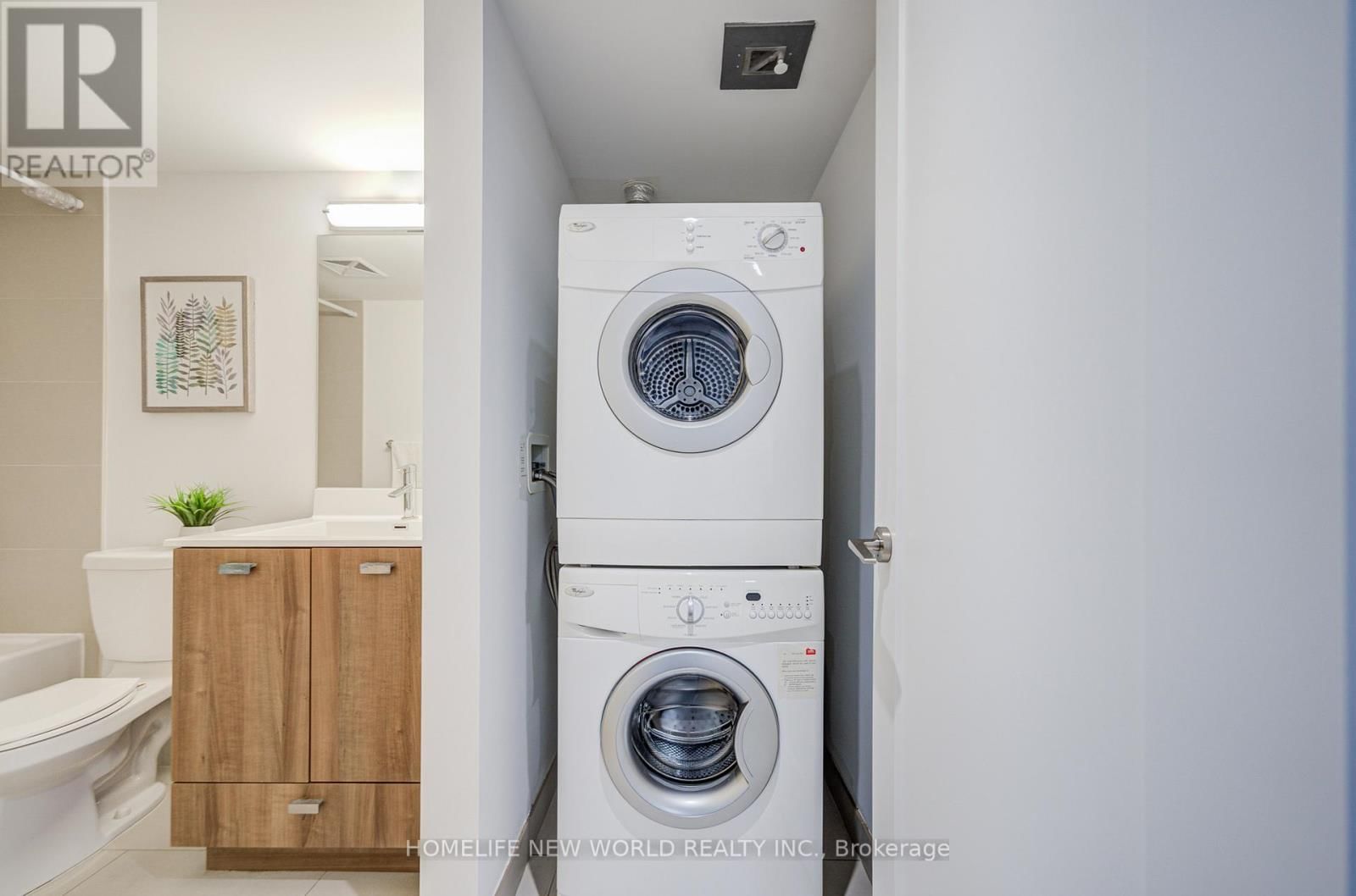 1305 - 255 VILLAGE GREEN SQUARE Image 31