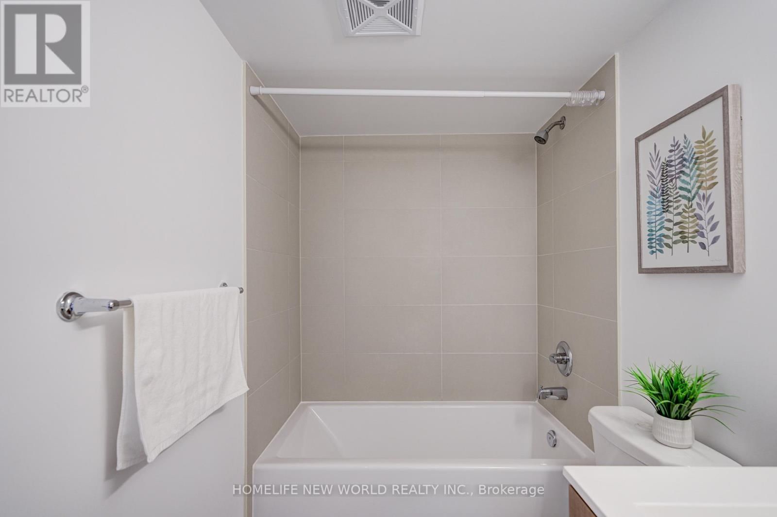 1305 - 255 VILLAGE GREEN SQUARE Image 33